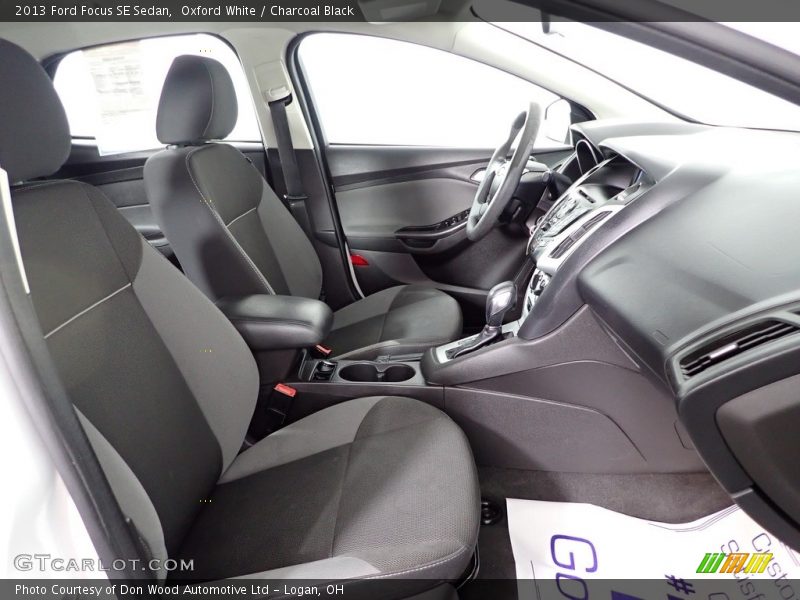 Oxford White / Charcoal Black 2013 Ford Focus SE Sedan