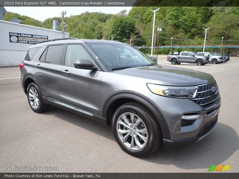 Front 3/4 View of 2023 Explorer XLT 4WD