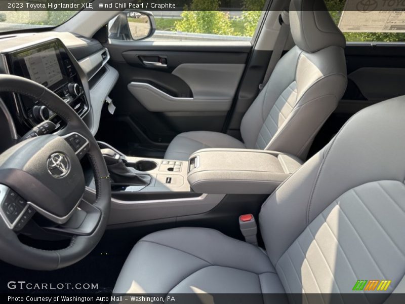 Wind Chill Pearl / Graphite 2023 Toyota Highlander XLE