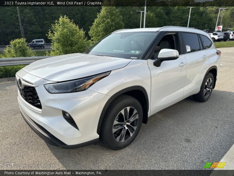 Wind Chill Pearl / Graphite 2023 Toyota Highlander XLE