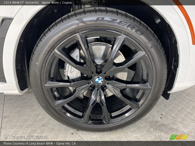 Alpine White / Cognac 2024 BMW X7 xDrive40i