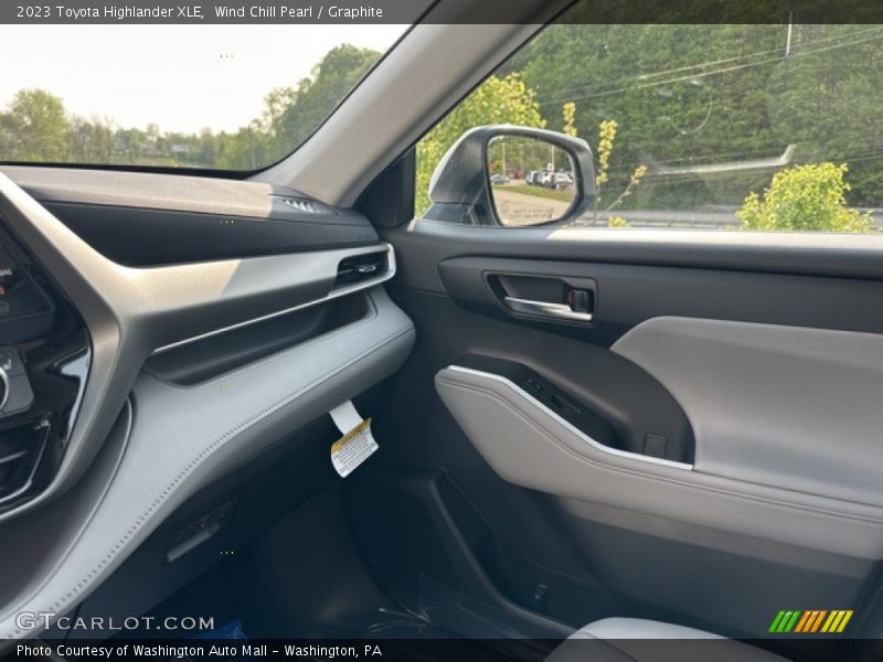 Wind Chill Pearl / Graphite 2023 Toyota Highlander XLE