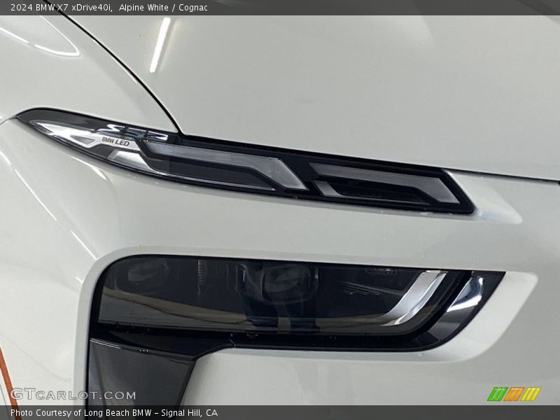 Alpine White / Cognac 2024 BMW X7 xDrive40i