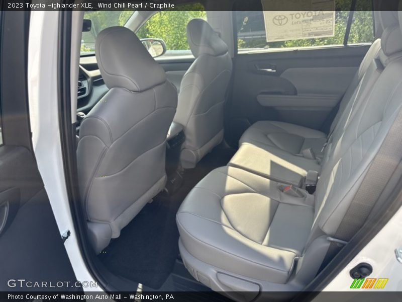 Wind Chill Pearl / Graphite 2023 Toyota Highlander XLE