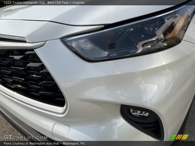 Wind Chill Pearl / Graphite 2023 Toyota Highlander XLE