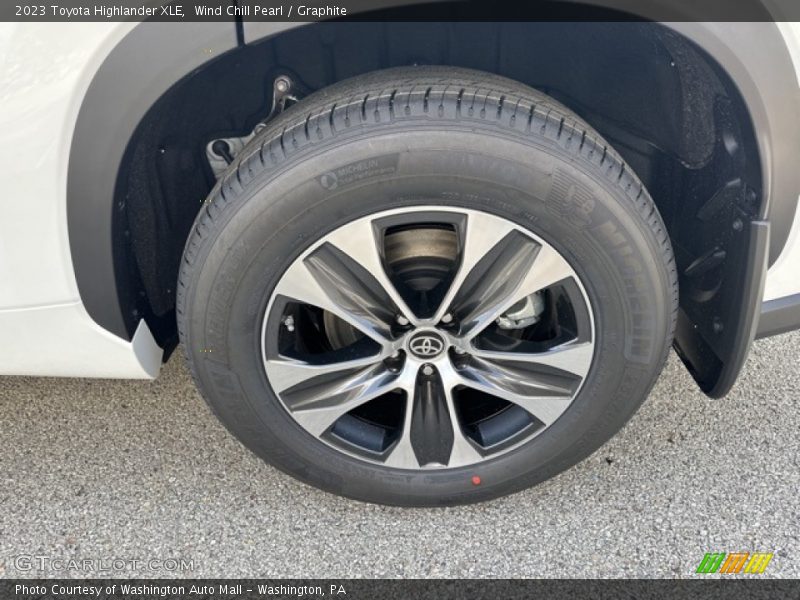 Wind Chill Pearl / Graphite 2023 Toyota Highlander XLE
