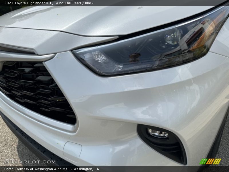 Wind Chill Pearl / Black 2023 Toyota Highlander XLE