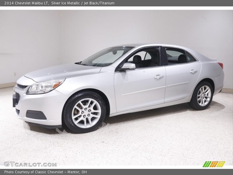 Front 3/4 View of 2014 Malibu LT