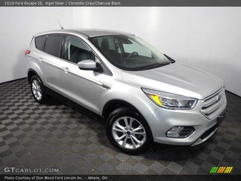 Ingot Silver / Chromite Gray/Charcoal Black 2019 Ford Escape SE