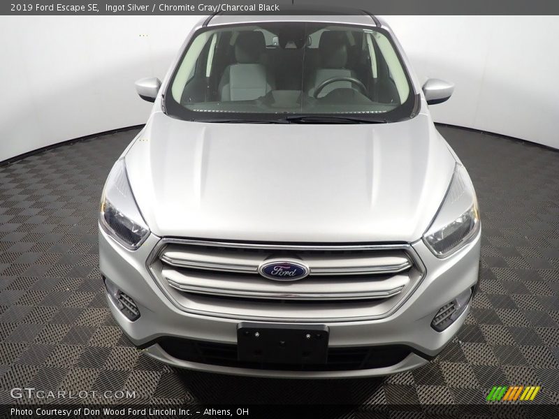 Ingot Silver / Chromite Gray/Charcoal Black 2019 Ford Escape SE