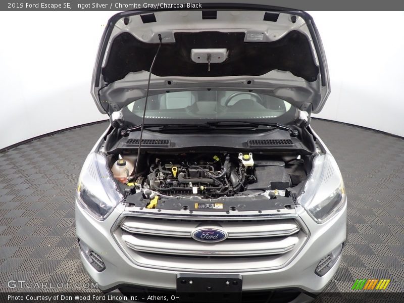 Ingot Silver / Chromite Gray/Charcoal Black 2019 Ford Escape SE