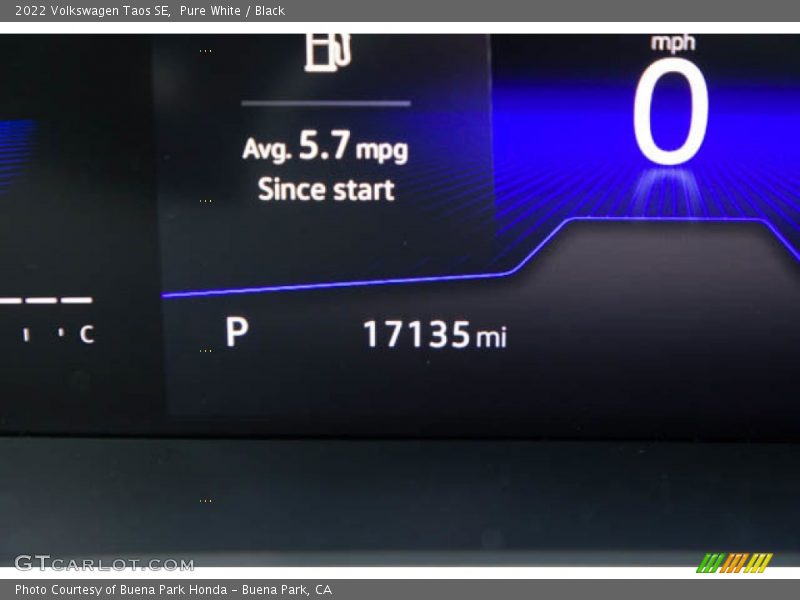 Pure White / Black 2022 Volkswagen Taos SE