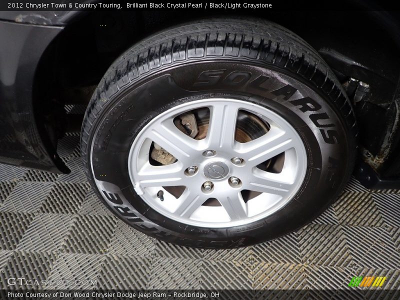 Brilliant Black Crystal Pearl / Black/Light Graystone 2012 Chrysler Town & Country Touring