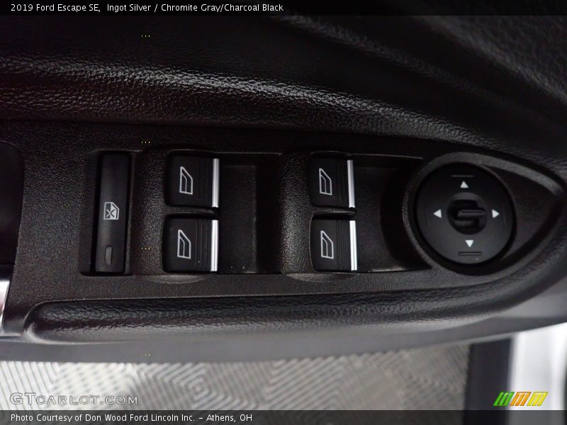 Ingot Silver / Chromite Gray/Charcoal Black 2019 Ford Escape SE