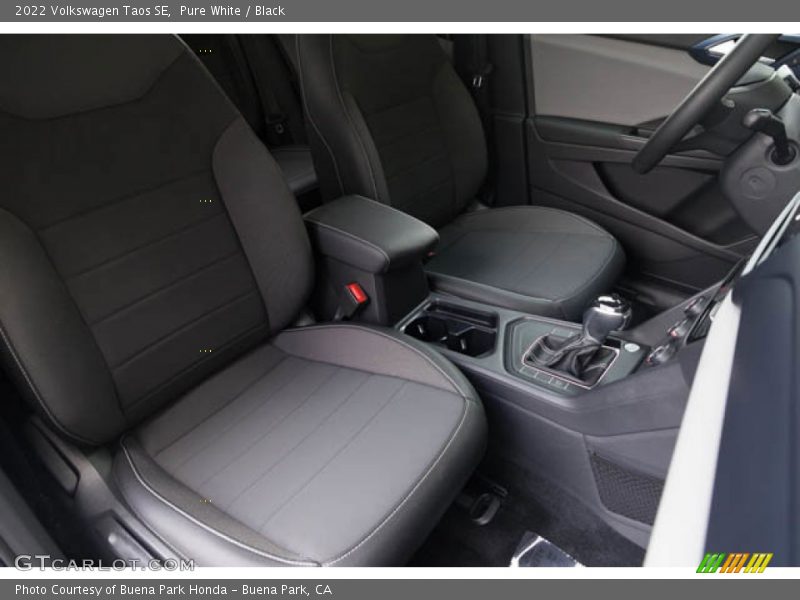 Pure White / Black 2022 Volkswagen Taos SE