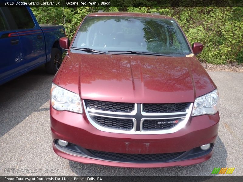 Octane Red Pearl / Black 2019 Dodge Grand Caravan SXT