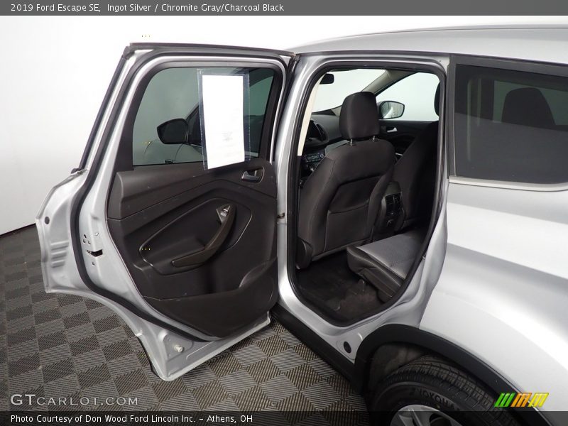Ingot Silver / Chromite Gray/Charcoal Black 2019 Ford Escape SE