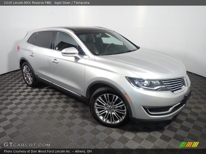 Front 3/4 View of 2016 MKX Reserve FWD