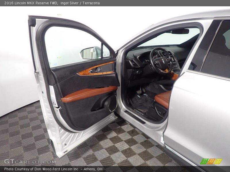 Ingot Silver / Terracotta 2016 Lincoln MKX Reserve FWD
