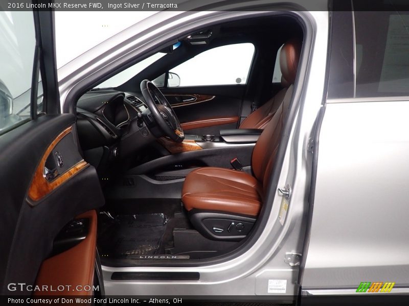 Front Seat of 2016 MKX Reserve FWD