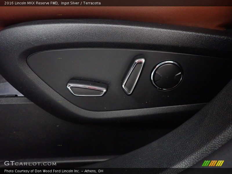 Ingot Silver / Terracotta 2016 Lincoln MKX Reserve FWD