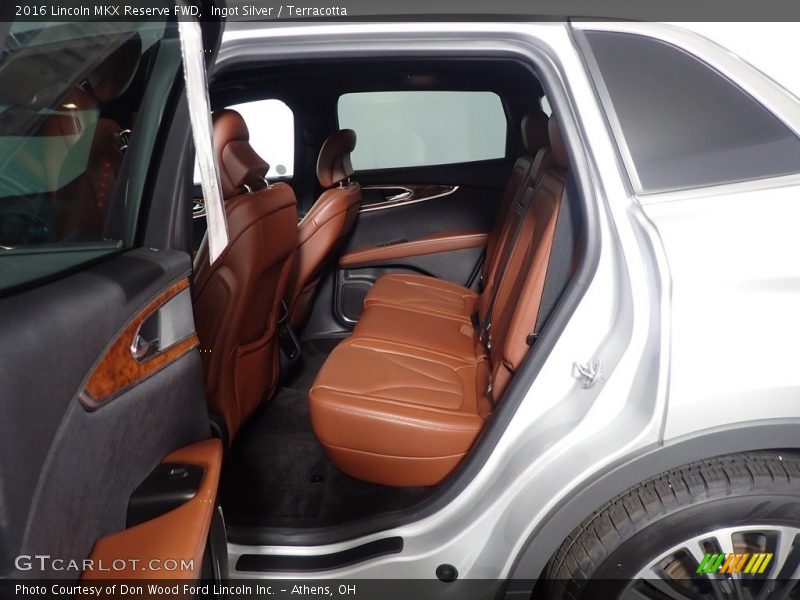 Rear Seat of 2016 MKX Reserve FWD