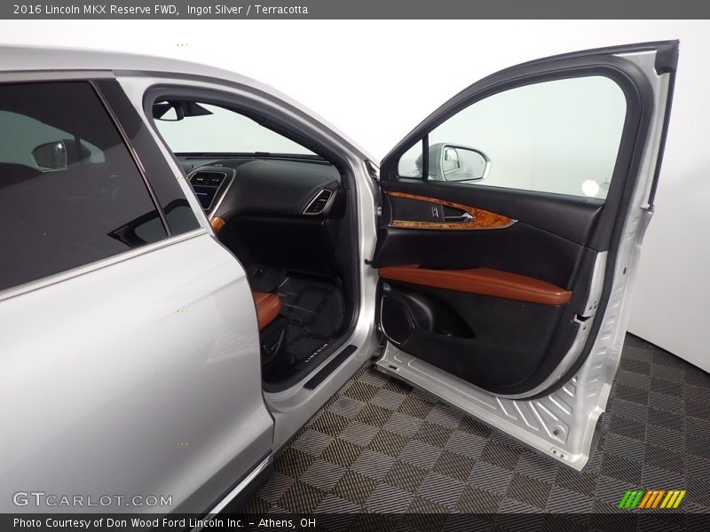 Ingot Silver / Terracotta 2016 Lincoln MKX Reserve FWD