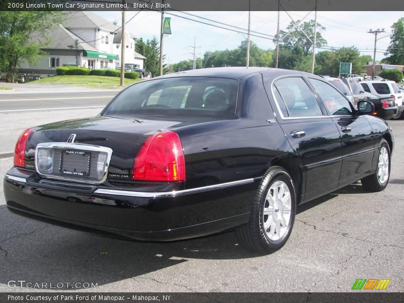 Black / Black 2009 Lincoln Town Car Signature Limited