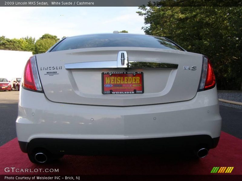 White Suede / Cashmere 2009 Lincoln MKS Sedan