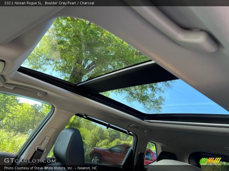 Sunroof of 2021 Rogue SL