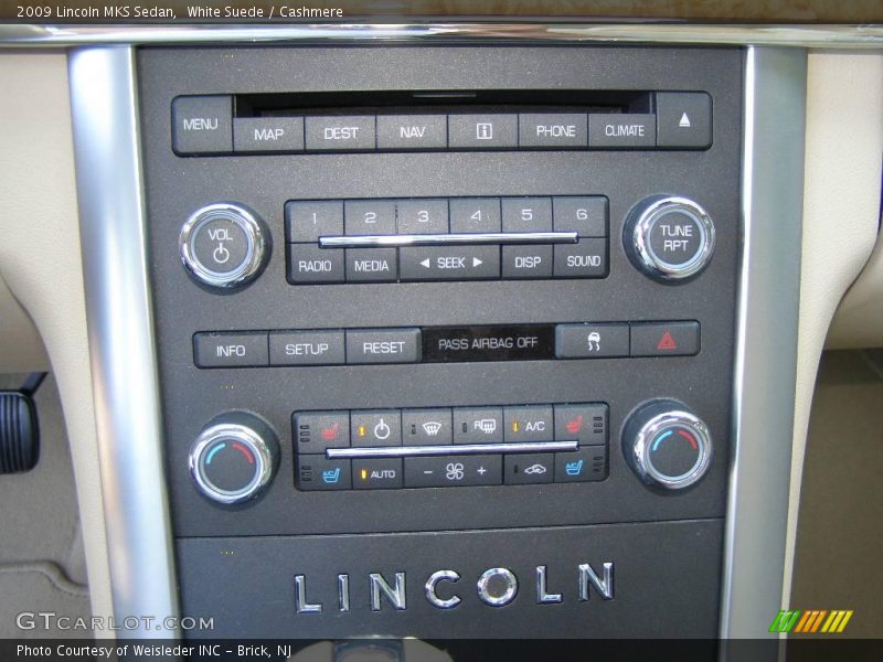 White Suede / Cashmere 2009 Lincoln MKS Sedan