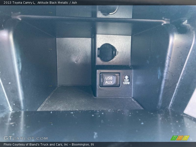 Attitude Black Metallic / Ash 2013 Toyota Camry L