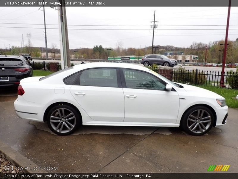 Pure White / Titan Black 2018 Volkswagen Passat R-Line