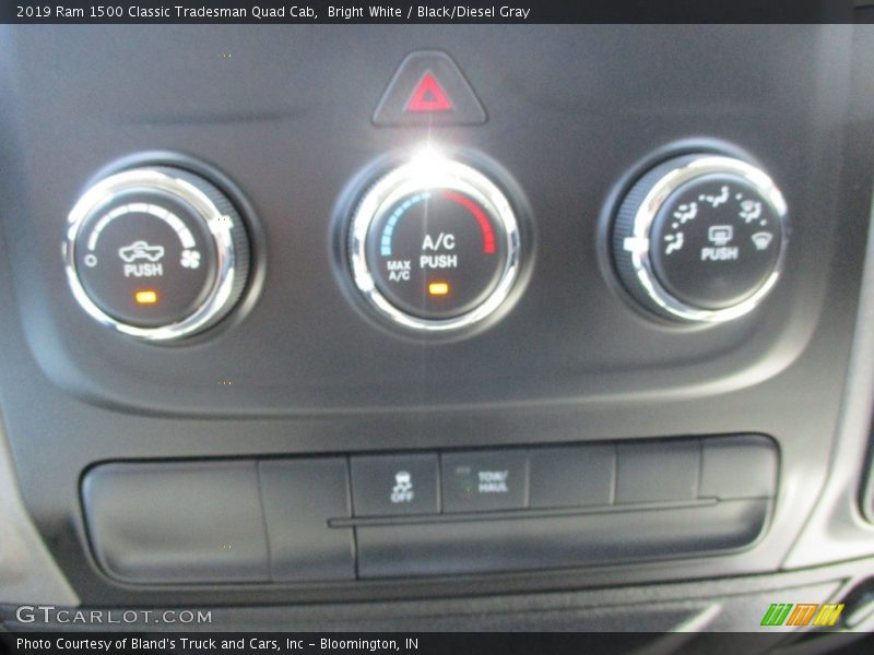 Bright White / Black/Diesel Gray 2019 Ram 1500 Classic Tradesman Quad Cab
