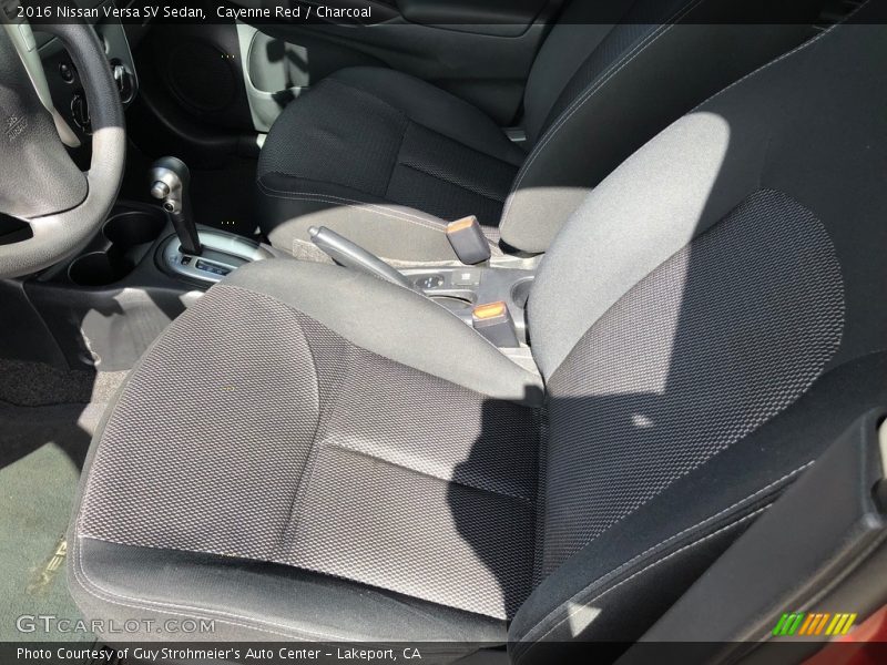 Cayenne Red / Charcoal 2016 Nissan Versa SV Sedan