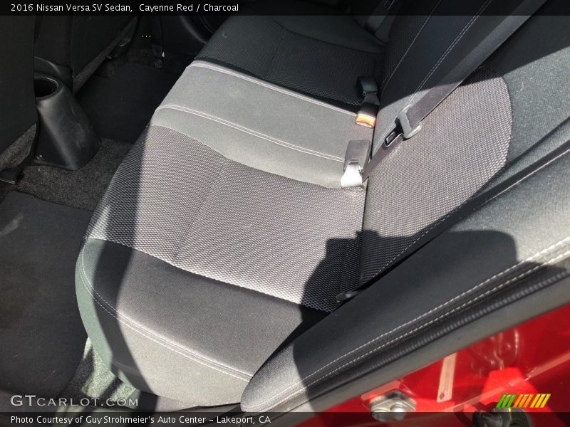 Cayenne Red / Charcoal 2016 Nissan Versa SV Sedan