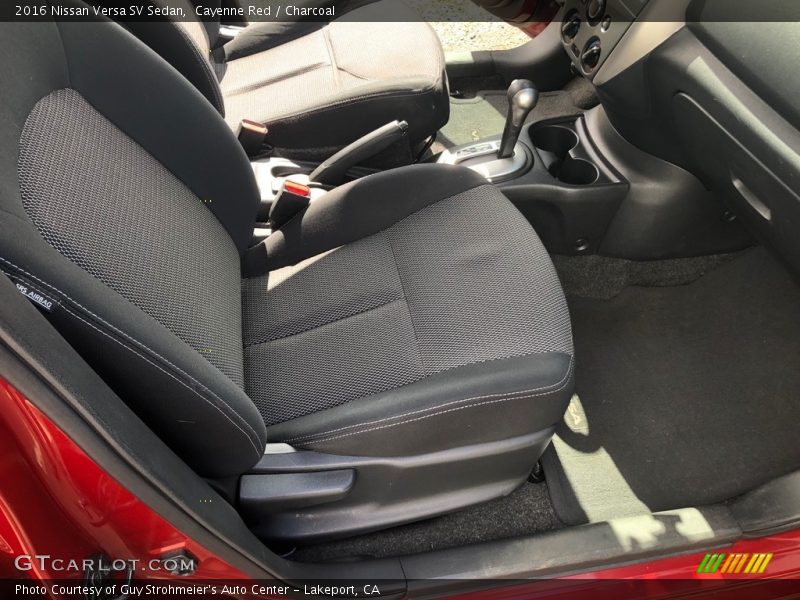 Cayenne Red / Charcoal 2016 Nissan Versa SV Sedan