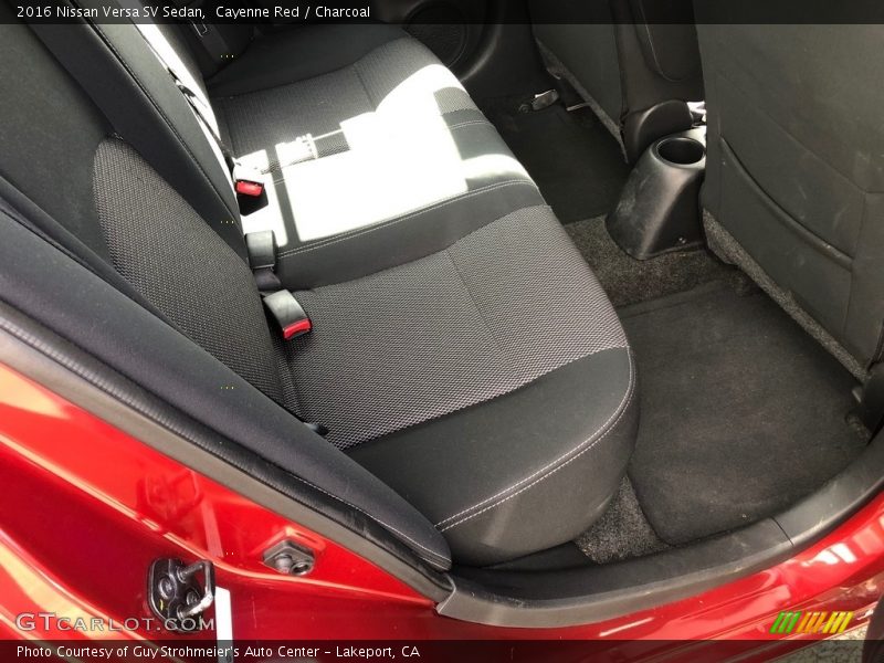Cayenne Red / Charcoal 2016 Nissan Versa SV Sedan
