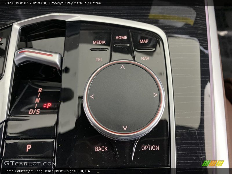 Controls of 2024 X7 xDrive40i