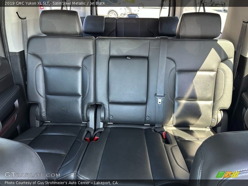 Satin Steel Metallic / Jet Black 2019 GMC Yukon XL SLT