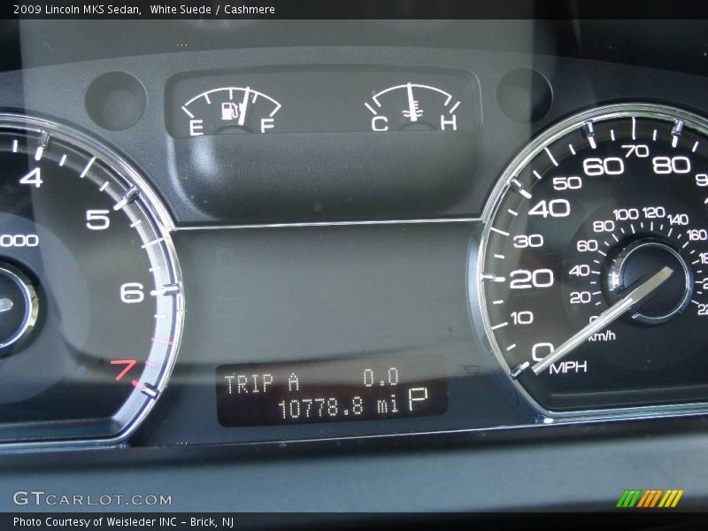 White Suede / Cashmere 2009 Lincoln MKS Sedan
