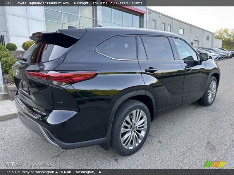Midnight Black Metallic / Glazed Caramel 2023 Toyota Highlander Platinum AWD