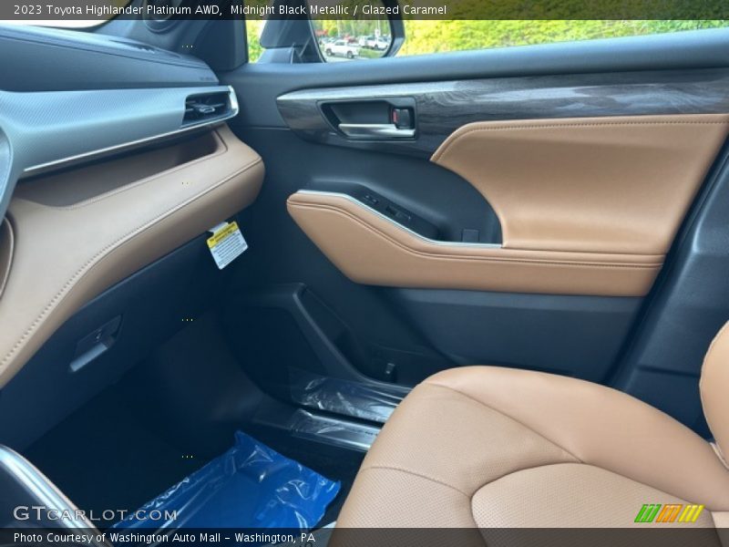 Midnight Black Metallic / Glazed Caramel 2023 Toyota Highlander Platinum AWD