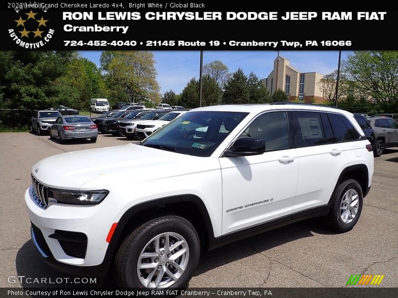 Bright White / Global Black 2023 Jeep Grand Cherokee Laredo 4x4