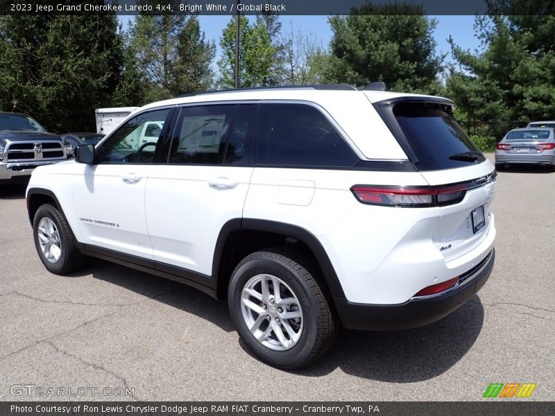 Bright White / Global Black 2023 Jeep Grand Cherokee Laredo 4x4