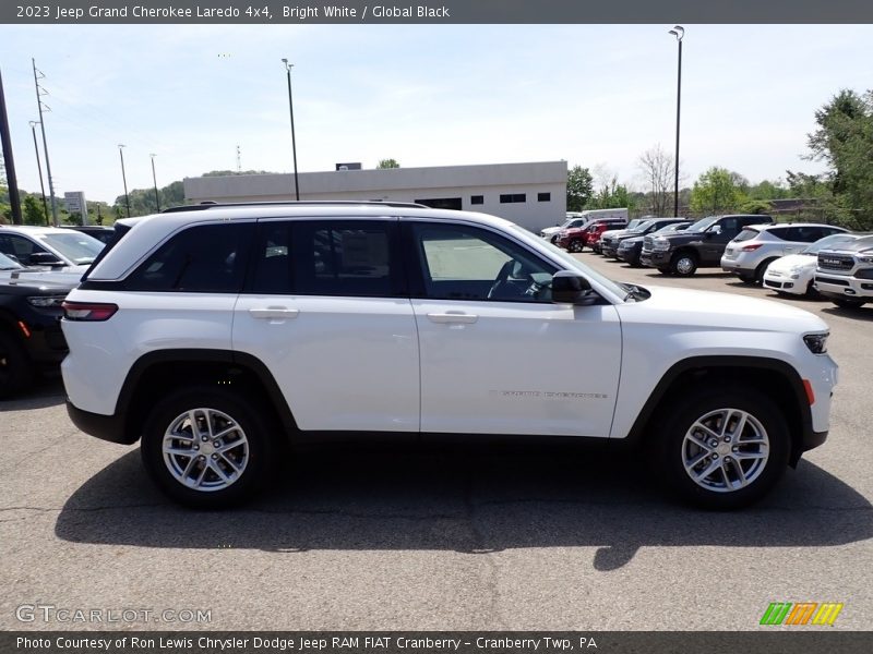 Bright White / Global Black 2023 Jeep Grand Cherokee Laredo 4x4