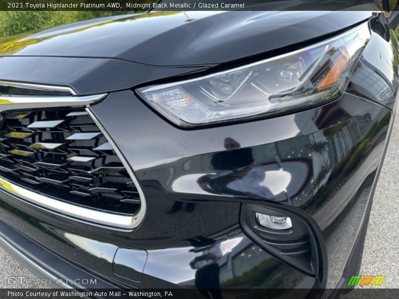Midnight Black Metallic / Glazed Caramel 2023 Toyota Highlander Platinum AWD