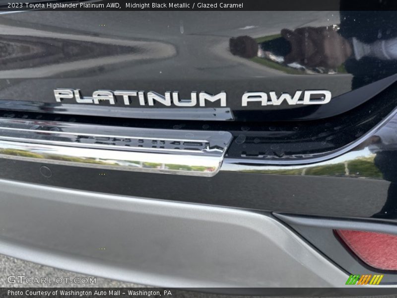Midnight Black Metallic / Glazed Caramel 2023 Toyota Highlander Platinum AWD