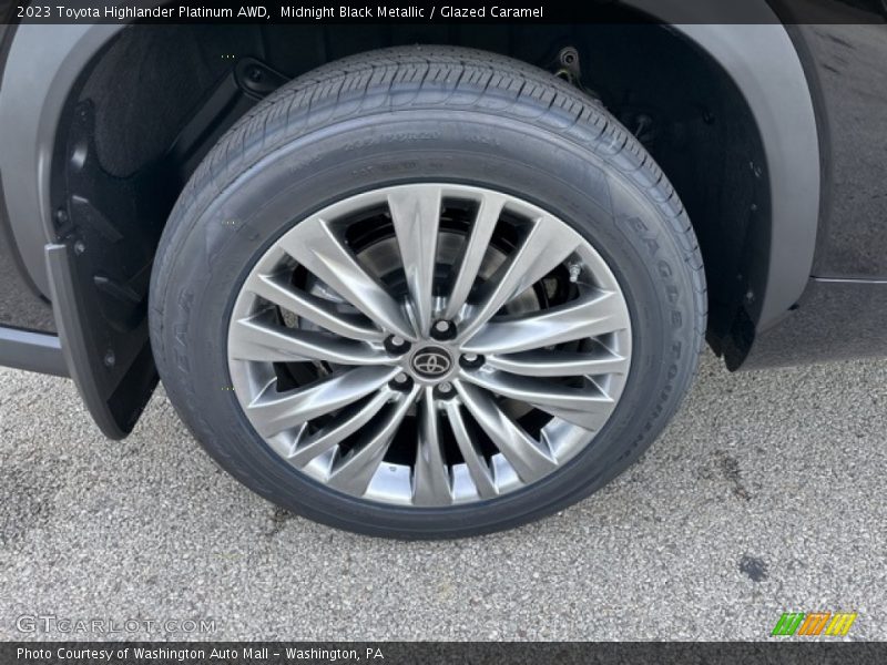 Midnight Black Metallic / Glazed Caramel 2023 Toyota Highlander Platinum AWD