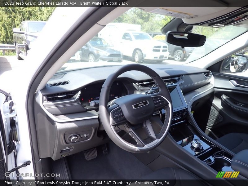 Bright White / Global Black 2023 Jeep Grand Cherokee Laredo 4x4